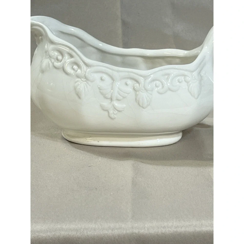 VTG GRAVY BOAT OFF WHITE WITH EMBOSSED‎ SCROLL~ BICO CHINA (2496)